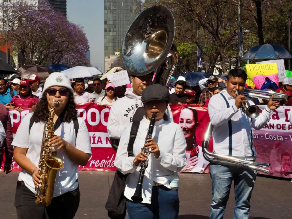 A band from Pochutla, Oaxaca accompanying a folkloric Indigenous dance troupe performs on Juarez Avenue in Mexico City on Sunday, March 9, 2025. Photo: José Luis Granados Ceja