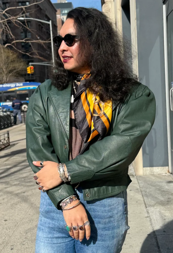 Évolet Aceves is unlike anyone else. A Mexican trans woman and writer, as well as an academic migrant, she goes against the grain and refuses to be labeled.