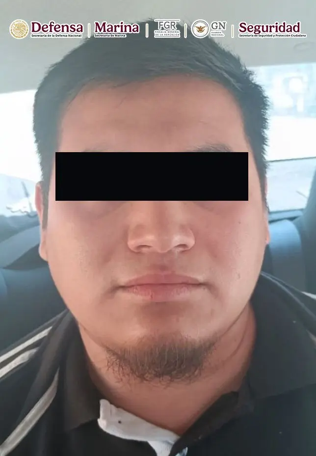 In Texcoco, State of Mexico, personnel from the ministries of Defense, Navy, Public Security and the Federal Attorney General’s Office and National Guard, together with the State Police, detained Kevin Fernando Perdomo Díaz, alias “El Kino”, who belongs to the criminal group Mara Salvatrucha. Photo: X Omar H Garcia Harfuch