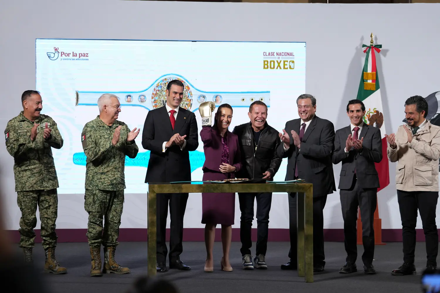 Mexico announces massive boxing class as part of its fight against addictions. Photo: Goverment of Mexico