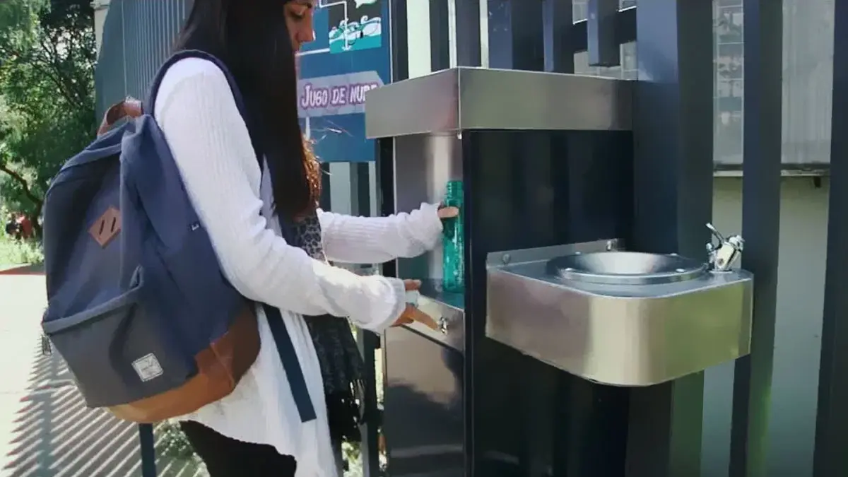 The Cloud Juice program uses rainwater, transforming it into purified, drinkable water for UNAM students. However, it's not as simple as it sounds, as the harvested water is contaminated in Mexico City. Photo: UNAM Gazette