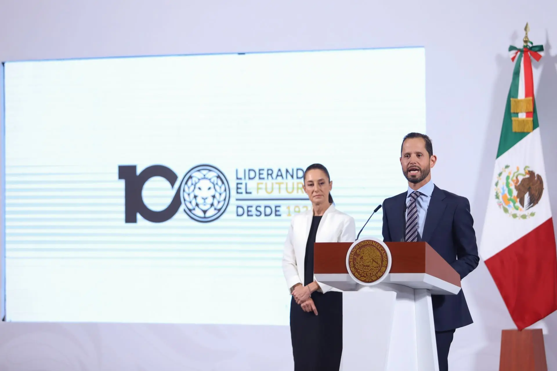The Vice President of Corporate Affairs of Grupo Modelo, Raúl Escalante, announced an investment of US$3.6 billion as part of Plan Mexico. Photo: Daniel Augusto / Cuartoscuro / MxPA