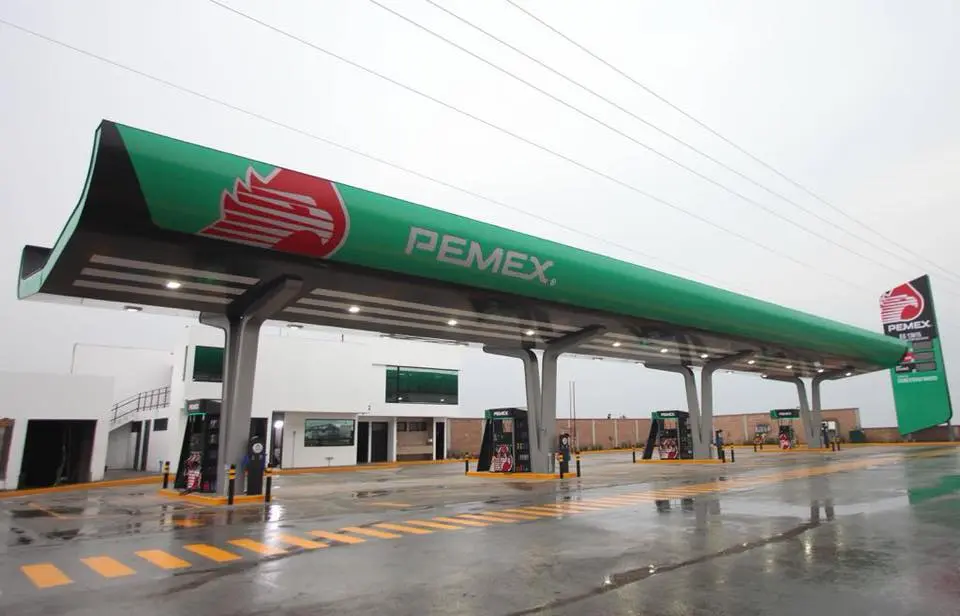 Fitch Ratings, an American credit rating agency, assigned Petróleos Mexicanos (Pemex) a long-term national rating of “AA(mex)” on the local scale, with a Stable outlook. Photo: Facebook Pemex