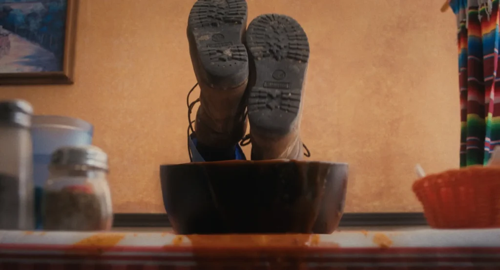 The film is a co-production between Mexico and the United States, led by Karla Armendáriz and Pepe González, with the support of institutions such as the Austin Film Society, the Santa Fe Film Institute, the University of Texas at Austin, and the Municipal Parking Meter Council of Ciudad Delicias, Chihuahua.